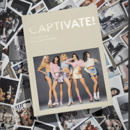 A review on “CAPTIVATE! Fashion Photography from the 90’s